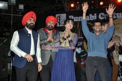 Rakesh Roshan, Jeetendra, Kulraj Randhawa celebrate "LOHRI DI RAAT"