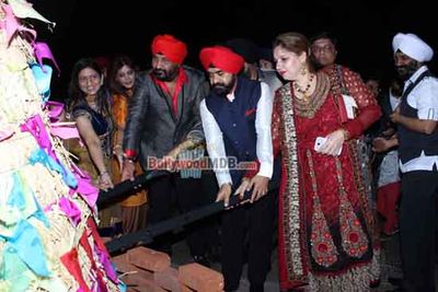 Rakesh Roshan, Jeetendra, Kulraj Randhawa celebrate "LOHRI DI RAAT"