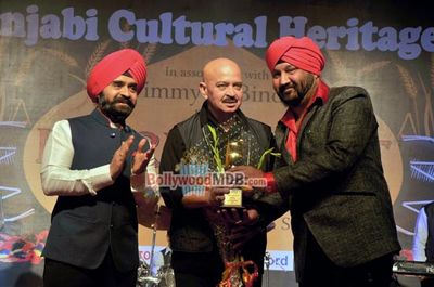 Rakesh Roshan, Jeetendra, Kulraj Randhawa celebrate "LOHRI DI RAAT"