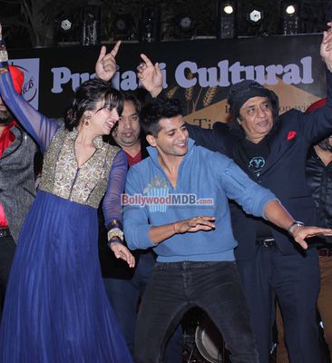 Rakesh Roshan, Jeetendra, Kulraj Randhawa celebrate "LOHRI DI RAAT"