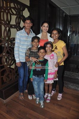 Madhuri Dixit promotes 'DEDH ISHQIYA'