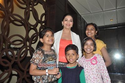 Madhuri Dixit promotes 'DEDH ISHQIYA'