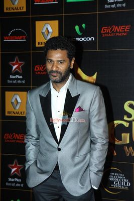 Bollywood Celebs at the 9th Renault Star Guild Awards