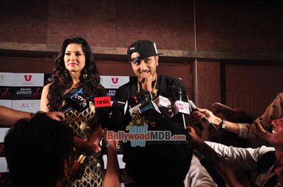 Sunny Leone with Yo Yo Honey Singh at film 'RAGINI MMS 2' song shoot