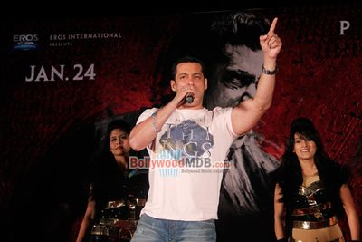 Salman Khan & Daisy Shah promote film 'JAI HO'