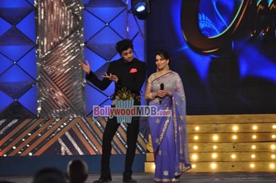 Hottest Bolly Celebs perform at UMANG 2014, the Mumbai Police Entertainment event