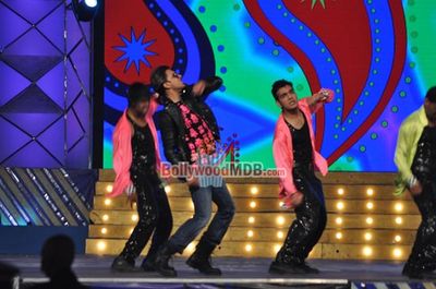 Hottest Bolly Celebs perform at UMANG 2014, the Mumbai Police Entertainment event