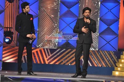 Hottest Bolly Celebs perform at UMANG 2014, the Mumbai Police Entertainment event