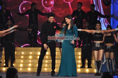 Hottest Bolly Celebs perform at UMANG 2014, the Mumbai Police Entertainment event