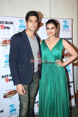 Parineeti Chopra & Siddharth Malhotra promote 'HASEE TOH PHASEE' on 'Dance India Dance Season 4' sets