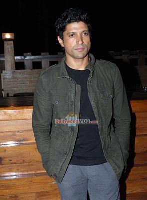 Farhan Akhtar with Vir Das promotes 'Shaadi Ke Side Effects'