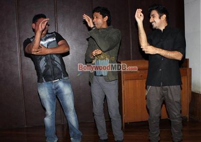 Farhan Akhtar with Vir Das promotes 'Shaadi Ke Side Effects'