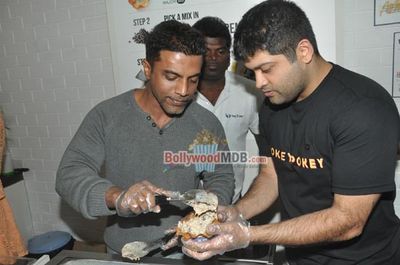 Monica Dogra & photographer Subi Samuel at HOKEY POKEY Ice Creams new branch launch