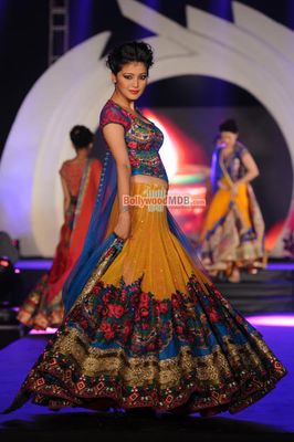 Bipasha Basu & Neil Nitin Mukesh show stopper at Marigold Watches Rohit Verma fashion show