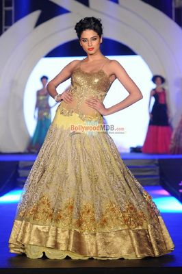 Bipasha Basu & Neil Nitin Mukesh show stopper at Marigold Watches Rohit Verma fashion show