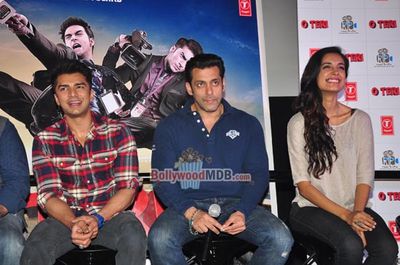 Salman Khan, Pulkit Samrat, Sarah Jane Dias, Bilal Amrohi, Atul Agnihotri at film 'O TERI' first look launch
