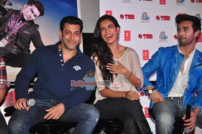 Salman Khan, Pulkit Samrat, Sarah Jane Dias, Bilal Amrohi, Atul Agnihotri at film 'O TERI' first look launch