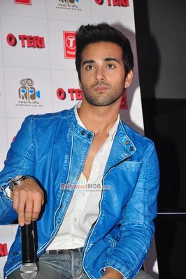 Salman Khan, Pulkit Samrat, Sarah Jane Dias, Bilal Amrohi, Atul Agnihotri at film 'O TERI' first look launch