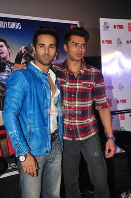 Salman Khan, Pulkit Samrat, Sarah Jane Dias, Bilal Amrohi, Atul Agnihotri at film 'O TERI' first look launch