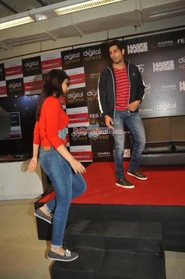 Siddharth Malhotra & Parineeti Chopra launch film 'HASEE TOH PHASEE' app