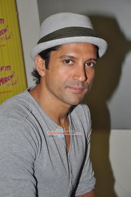 Farhan Akhtar promotes 'SHAADI KE SIDE EFFECTS' at Radio Mirchi 98.3 FM Studios