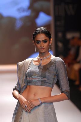 Sagarika Ghatge showstopper for Ganjam Show at the IIJW 2014