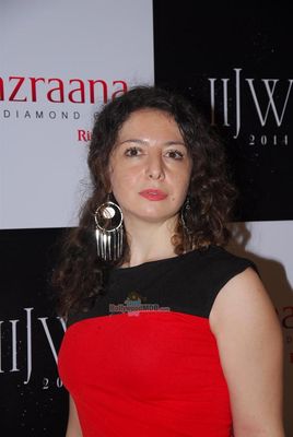 Stars walk the ramp for the Swarovski Show at the IIJW 2014