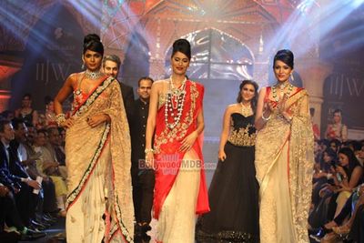 Stars walk the ramp for Aks by Birdhichand Ghanshyamdas show at the IIJW 2014