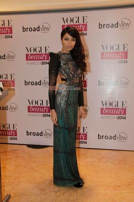 Hot celebs at the VOGUE Beauty Awards 2014