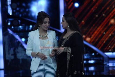Rani Mukherjee promotes film 'Mardaani' on the sets of 'Jhalak Dikkhla Jaa 7'