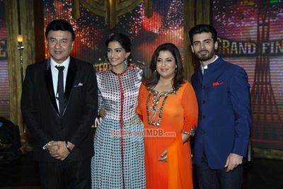 Sonam Kapoor and Fawad Khan promotes 'KHOOBSURAT' on Entertainment Ke Liye Kuch Bhi Karega show
