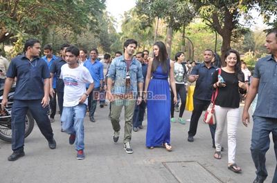 Varun Dhawan and Nargis Fakhri take BEST bus ride to promote film 'MAIN TERA HERO'