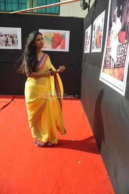 Usha Jadhav at BNPA organized Photo exhibition titled 'Eka Vadlachi Kahani'