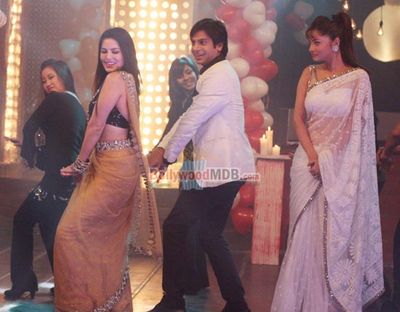 Sunny Leone on TV Serial 'Pavitra Rishta' sets promoting 'RAGINI MMS - 2'