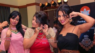 Pragati Mehra, Rachana Shah, Kavitta Verma at the Tibarumal Jewels Exhibition