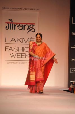 Kiran Kher showstopper for Gaurang show at LFW Summer Resort 2014