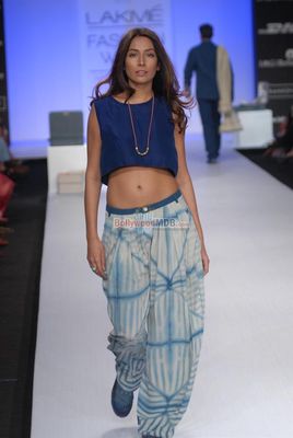 Monica Dogra walks the ramp for Morarka Arts show at LFW Summer Resort 2014