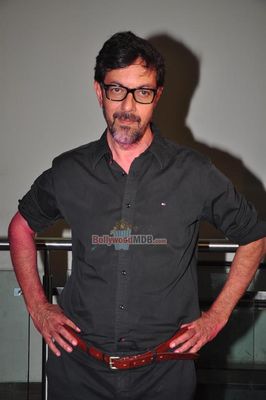 Neha Dhupia, Irrfan Khan among Bolly Celebs at film 'ANKHON DEKHI' premiere