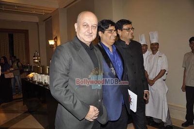 Bolly Celebs at 25 films completion celebrations party of Vashu Bhagnani