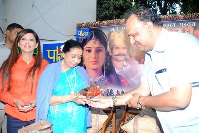Asha Bhosle & Bappi Lahiri at the song recording for 'MAHASATI MAINA SUNDARI'