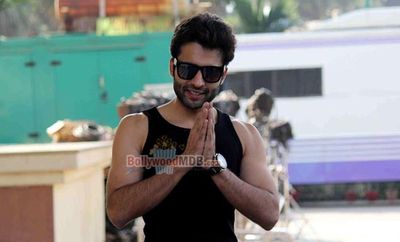 Jackky Bhagnani promotes 'YOUNGISTAAN' on Boogie Woogie sets