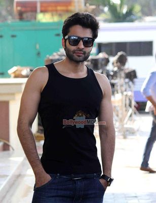 Jackky Bhagnani promotes 'YOUNGISTAAN' on Boogie Woogie sets