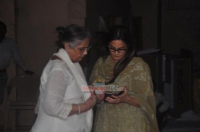 Bollywood Celebs at the funeral of veteran actress Nanda