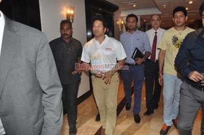 Sachin Tendulkar at the unveiling of his largest digital photo mosaic by Toshiba India