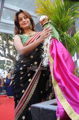 Varsha Usgaonkar, Manasi Naik at Gudi Padwa celebrations of Popley Group