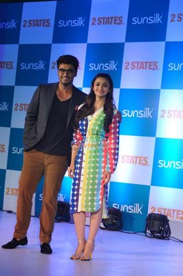 Alia Bhatt and Arjun Kapoor at film '2 States' and Sunsilk tie up promotional event