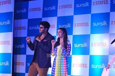 Alia Bhatt and Arjun Kapoor at film '2 States' and Sunsilk tie up promotional event