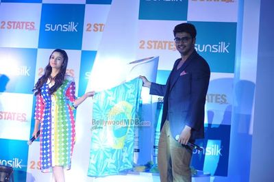 Alia Bhatt and Arjun Kapoor at film '2 States' and Sunsilk tie up promotional event
