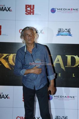 Amitabh Bachchan with his family at film 'KOCHADAIIYAAN' first look launch
