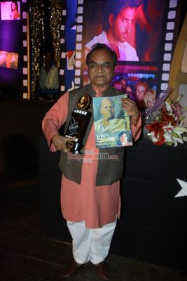 Bollywood Celebs honoured by Governor of Maharashtra Shri K. Sankaranarayan at the Dadasaheb Phalke Academy Awards